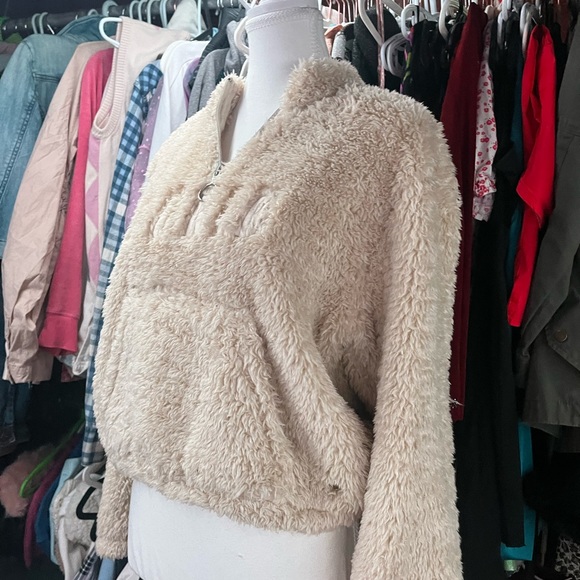 fuzzy sweater - Picture 2 of 4